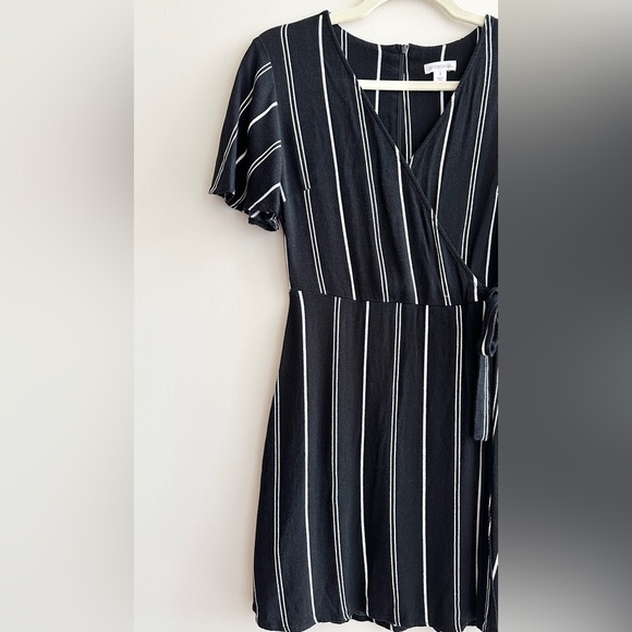 xhilaration Black and White Striped V-Neck Wrap Mini Dress, Size Small - Picture 5 of 16